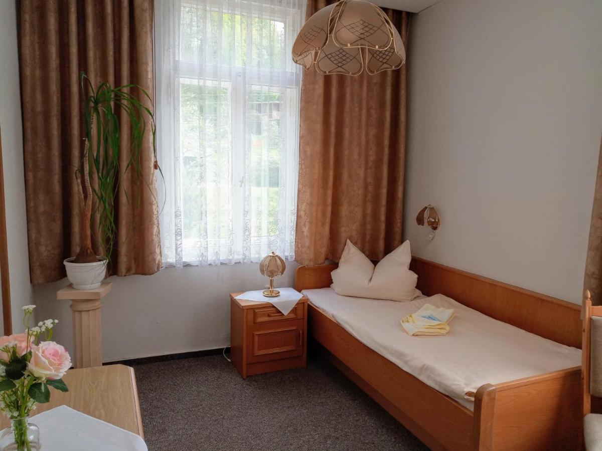Cafe Zur Talsperre Hotel Chemnitz Room photo
